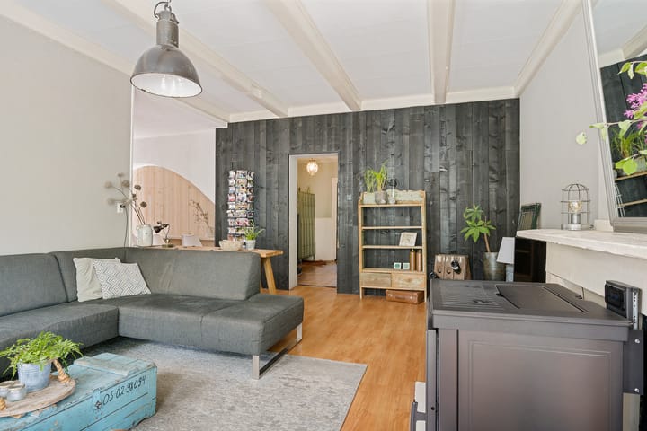Vrijstaande woning te koop: Kerkplein 7, Grijpskerk