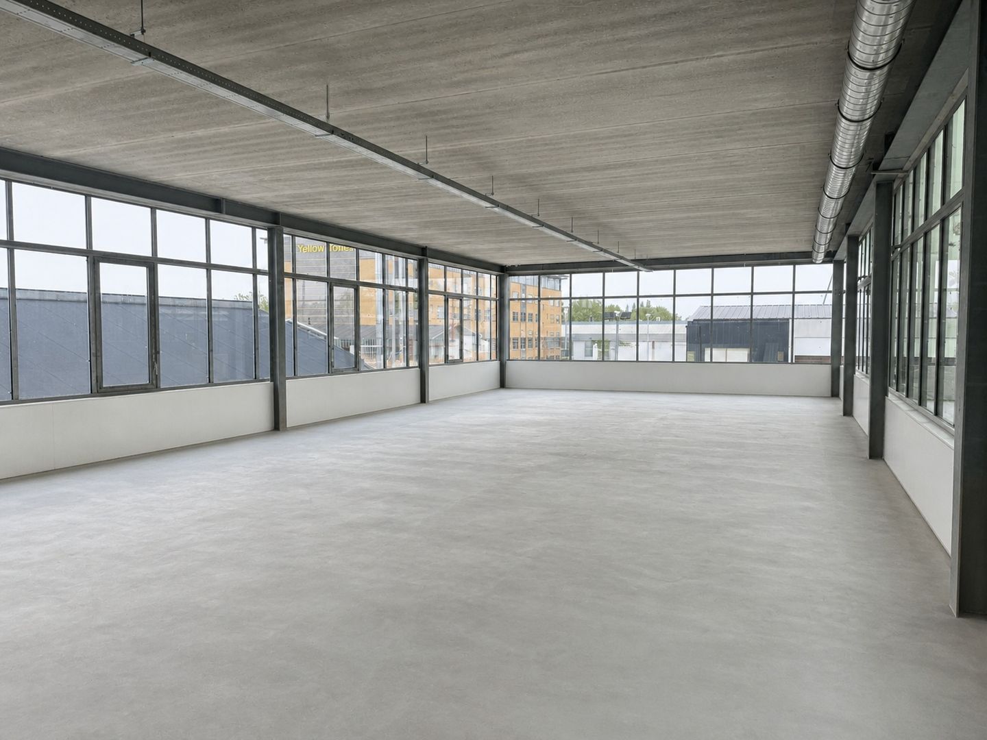 View photo 4 of Nijverheidsweg-Noord 70-B