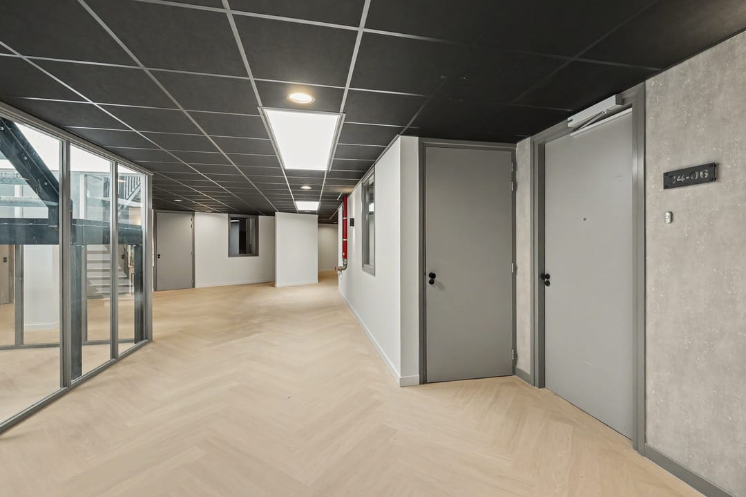 Photo 8 of Oostwal 34-06
