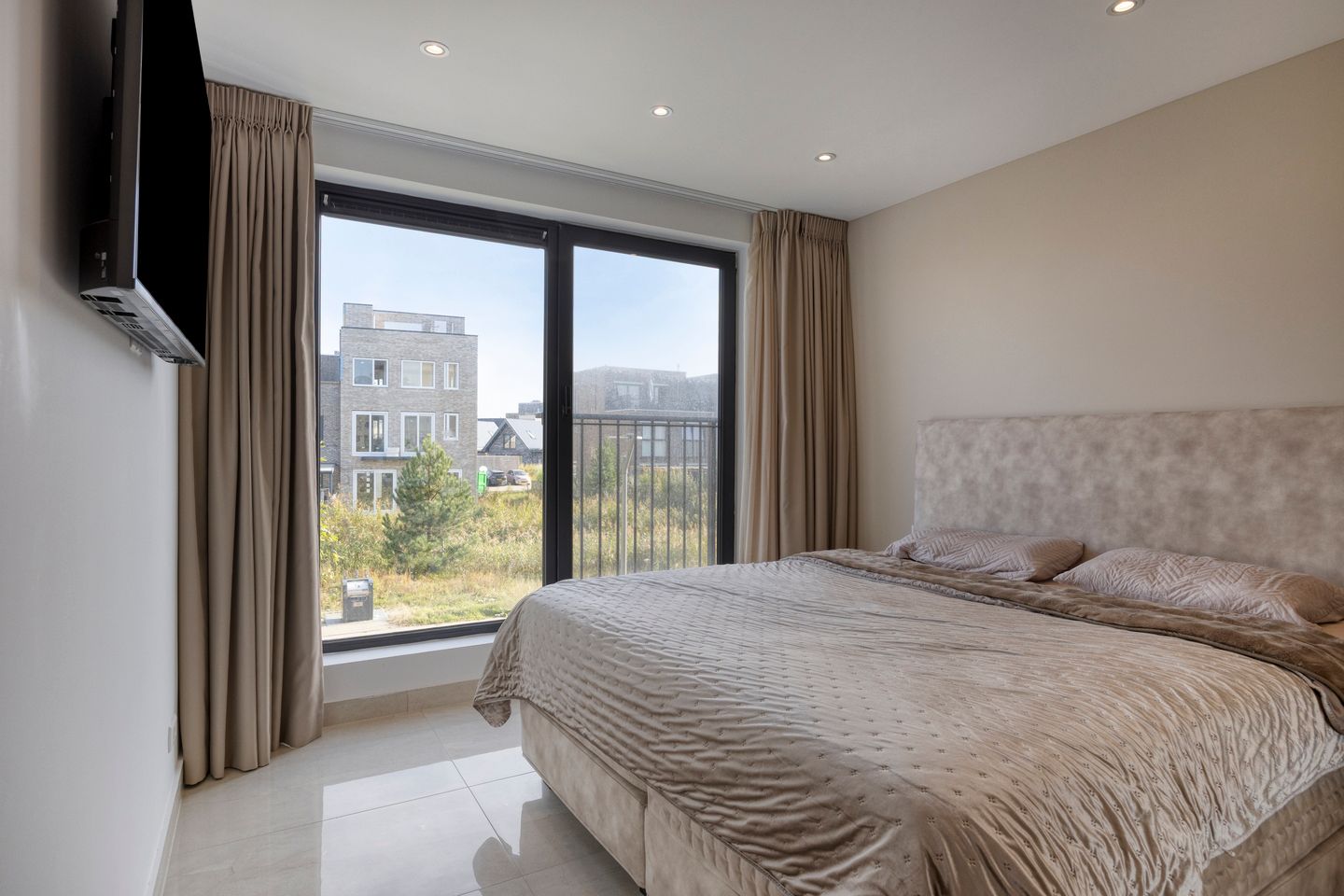 Photo 10 of Jesse Owensstraat 54