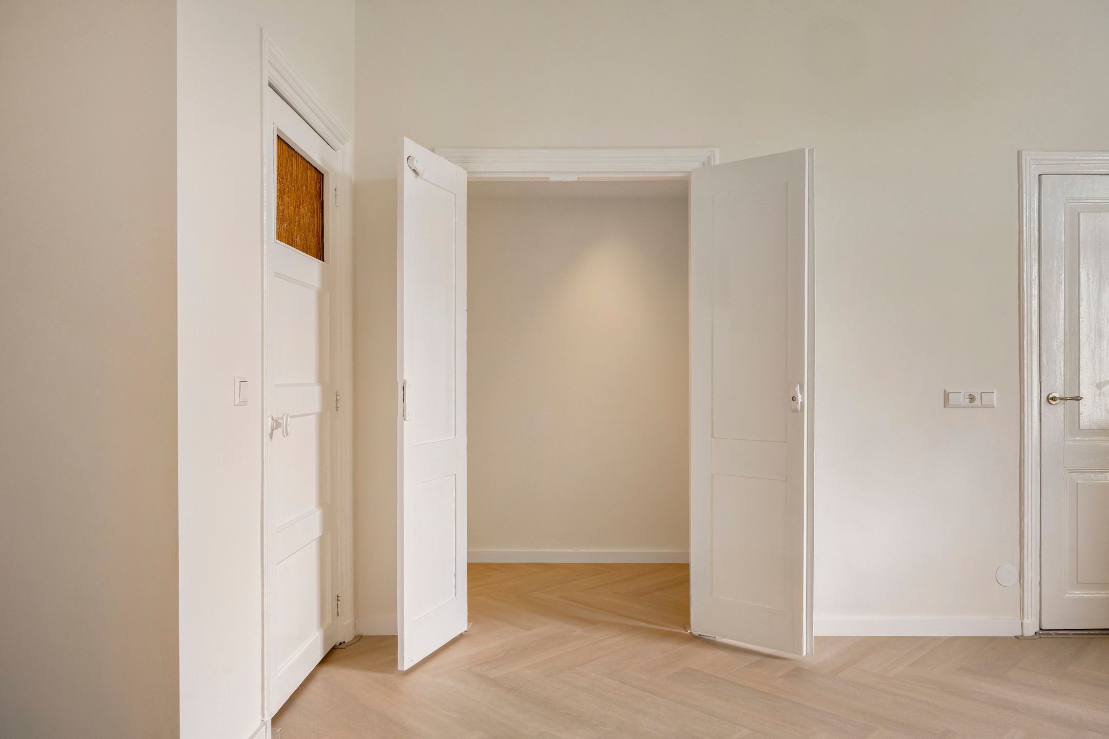 Photo 9 of Dordtsestraatweg 627