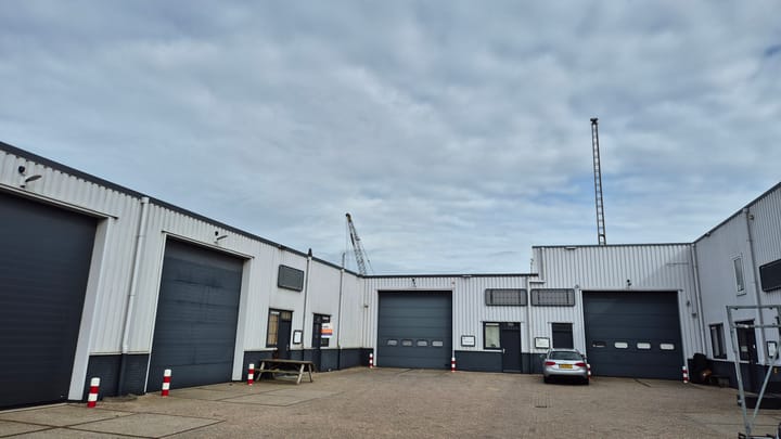 Industrieweg 98-100, Westknollendam