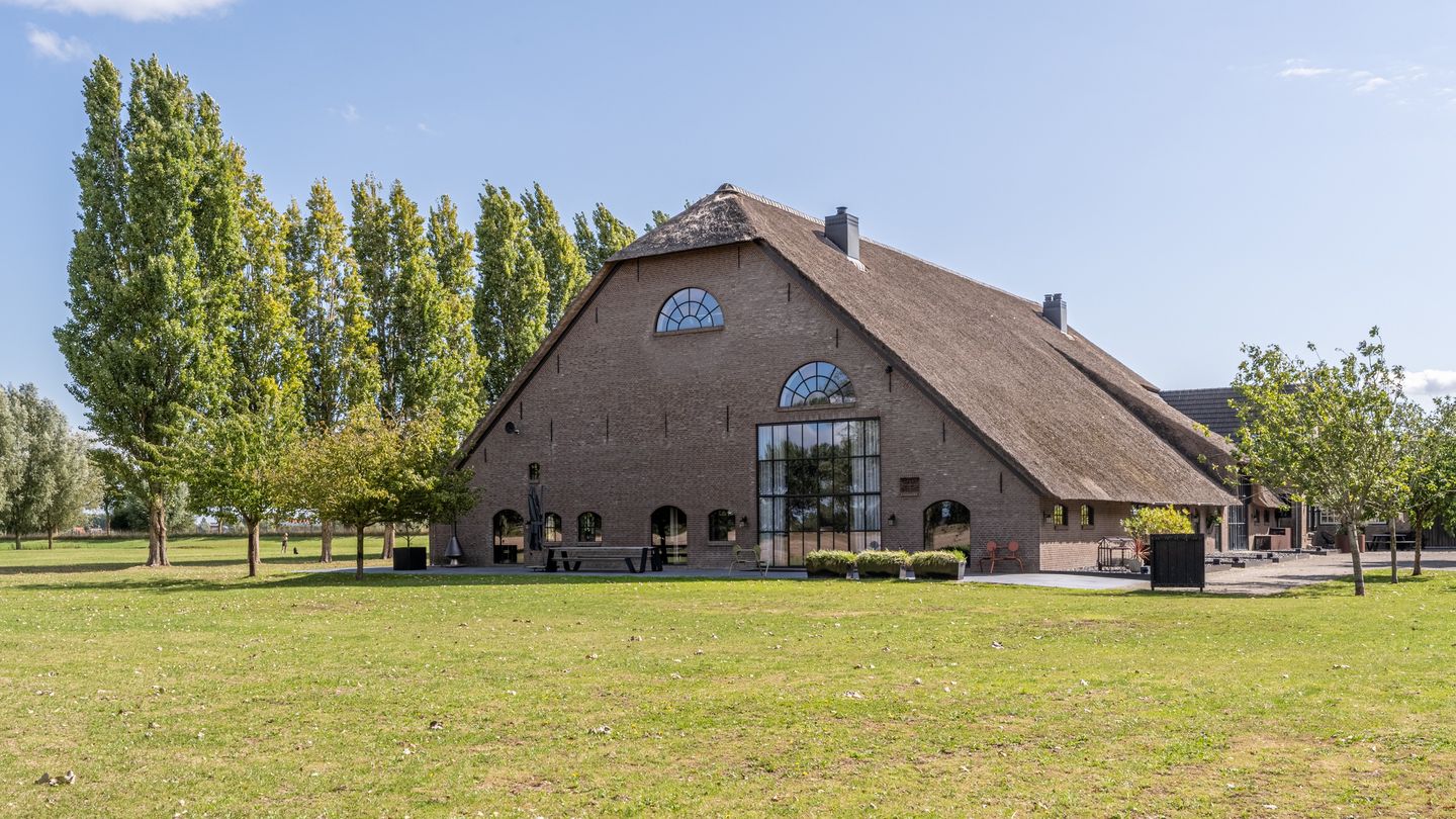 Bekijk foto 1 van Zuid-Kavelsedijk 3