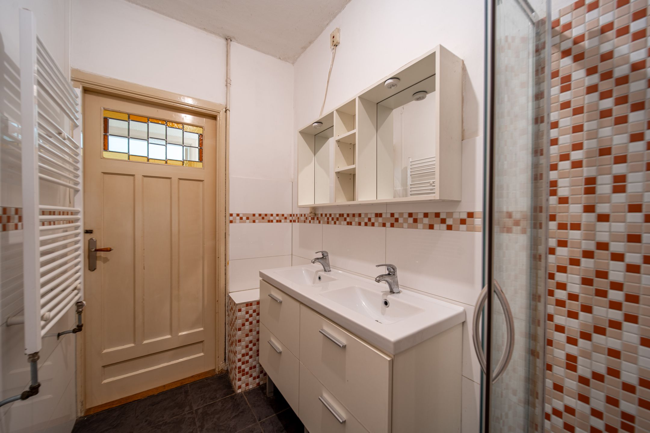 Charming 1930s Ground Floor Apartment with Deep Southwest Garden in The Hague — 12