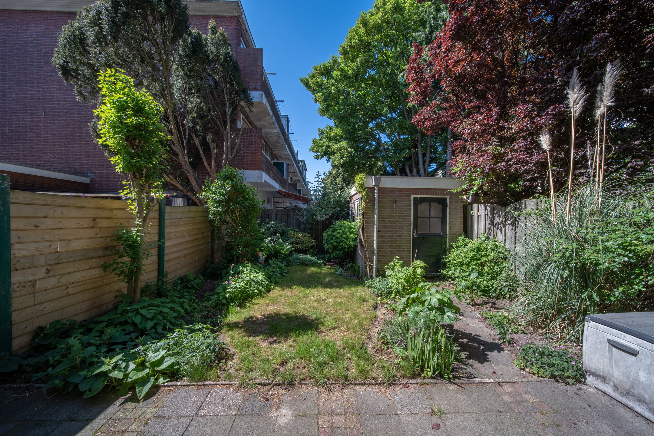 Charming 1930s Ground Floor Apartment with Deep Southwest Garden in The Hague — 27