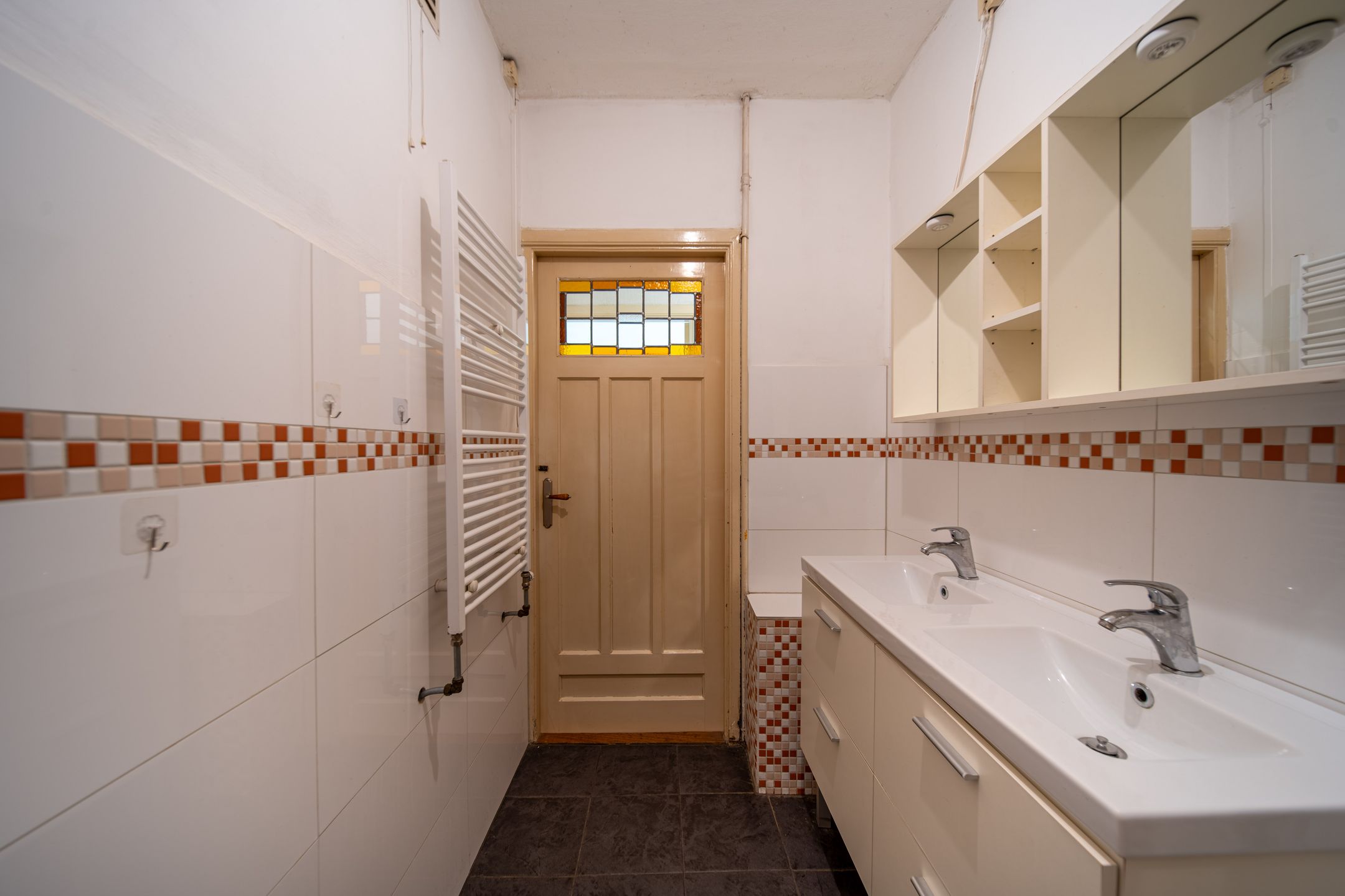 Charming 1930s Ground Floor Apartment with Deep Southwest Garden in The Hague — 24