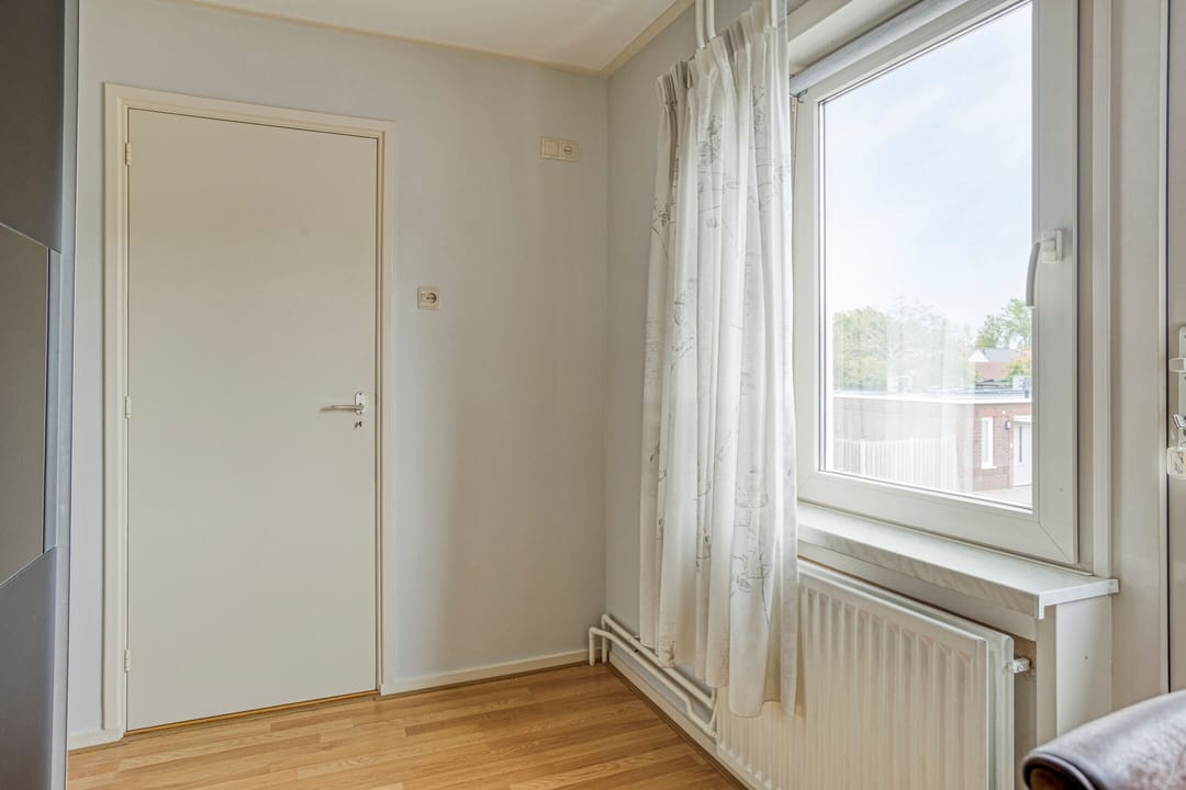 Charming Corner House with Free View and Garage in Yerseke — 17