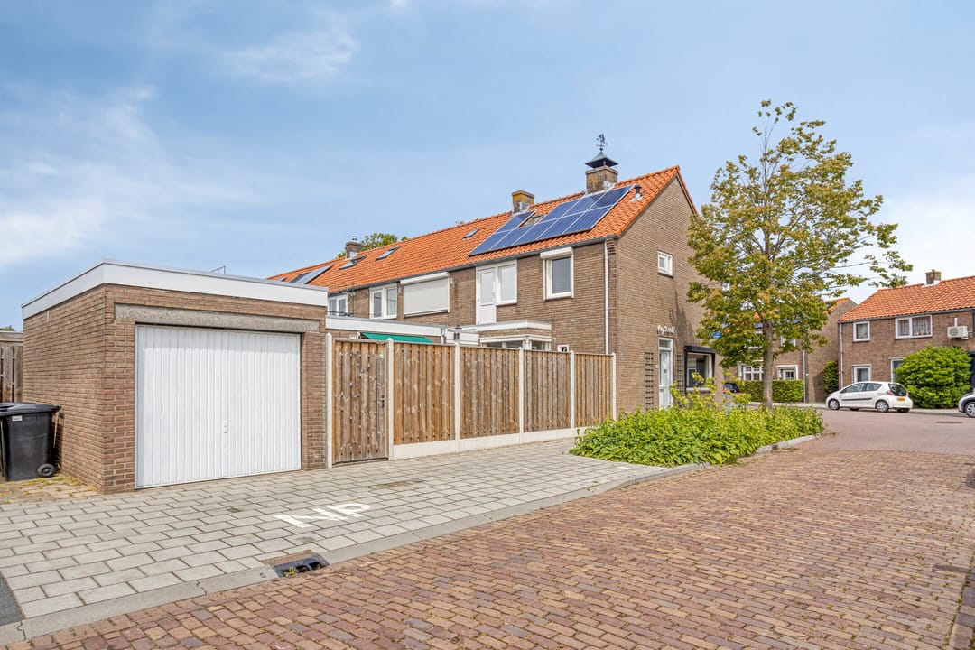 Charming Corner House with Free View and Garage in Yerseke — 22
