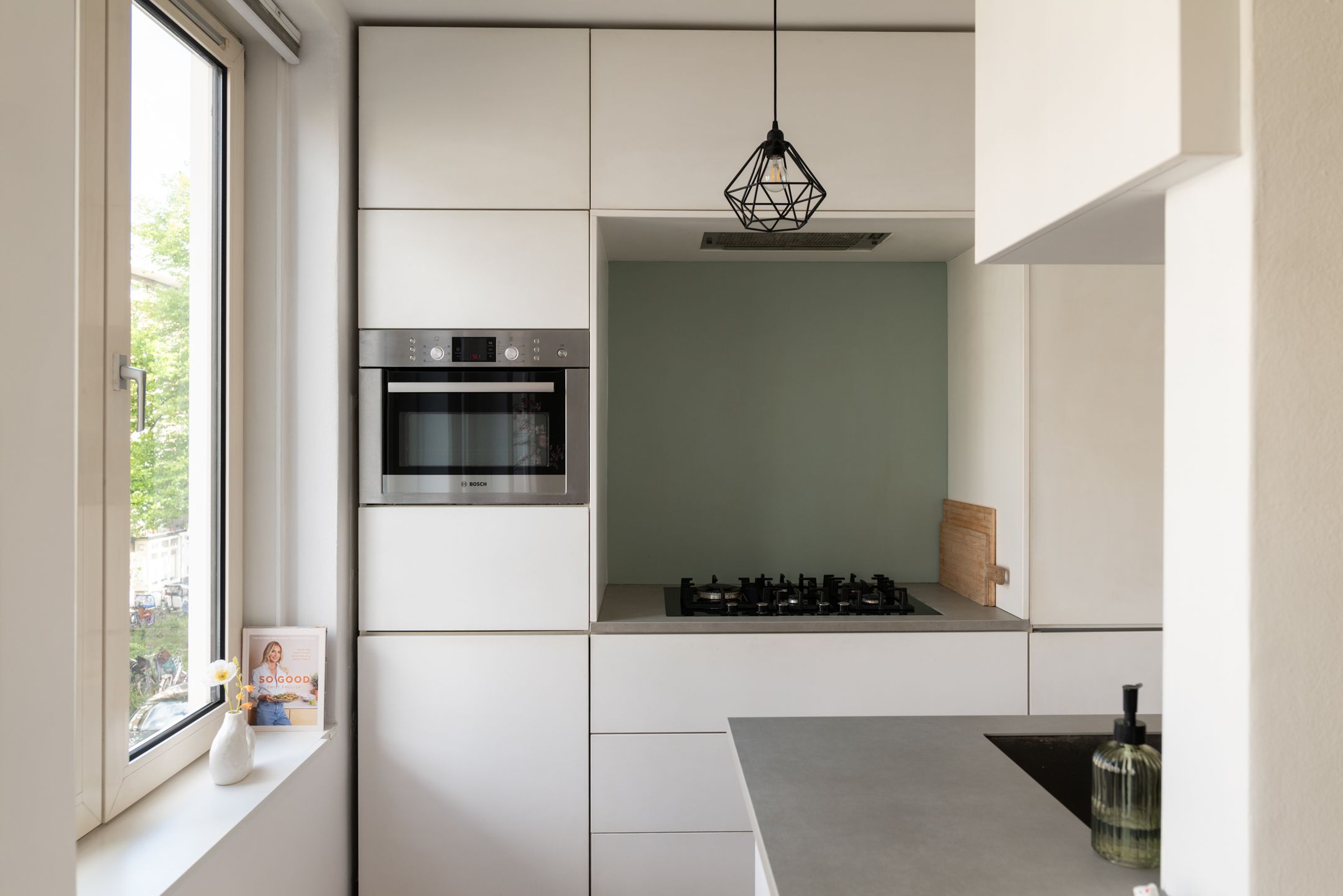Photo 9 of Esmoreitstraat 37-2