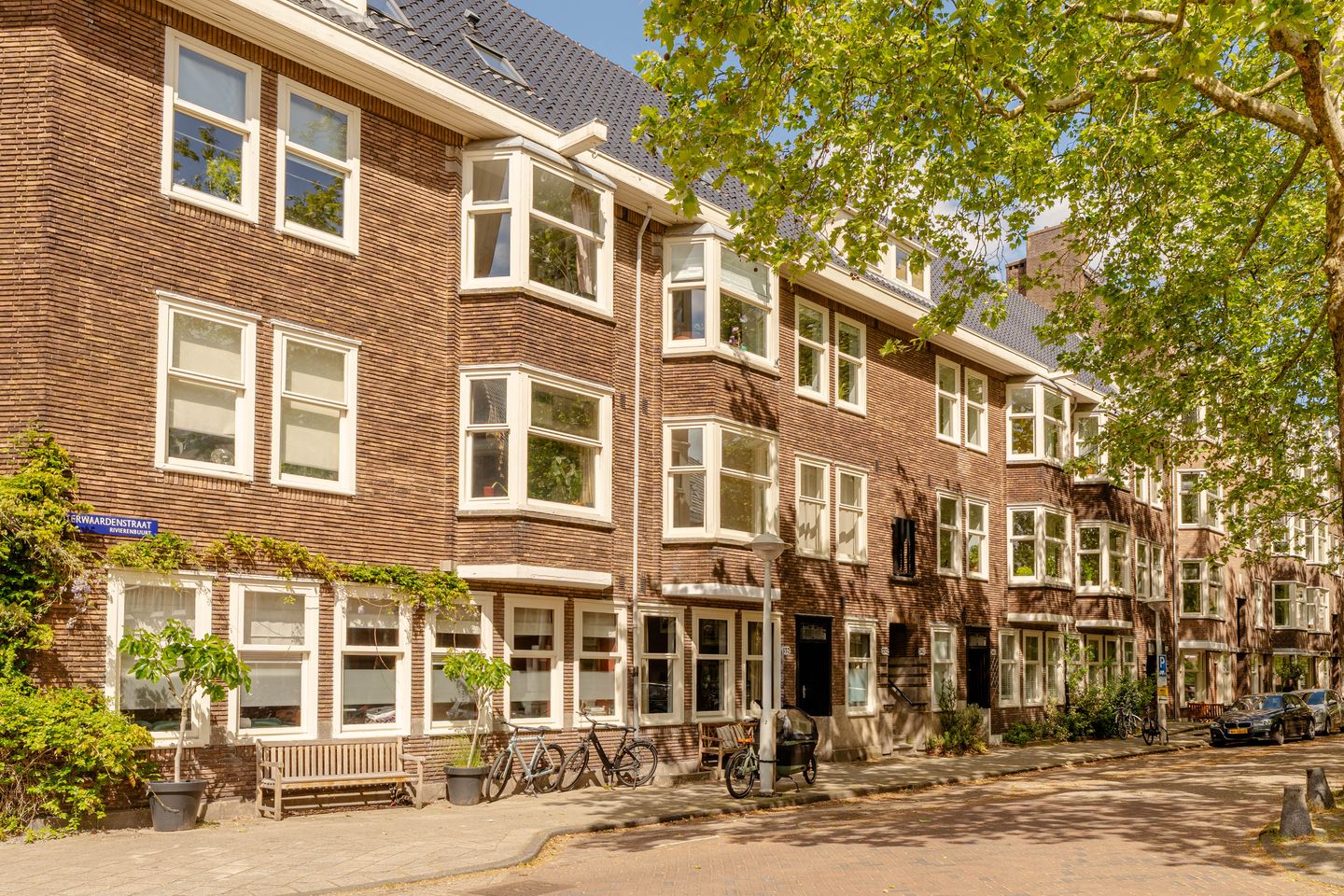 Photo 1 of Uiterwaardenstraat 352