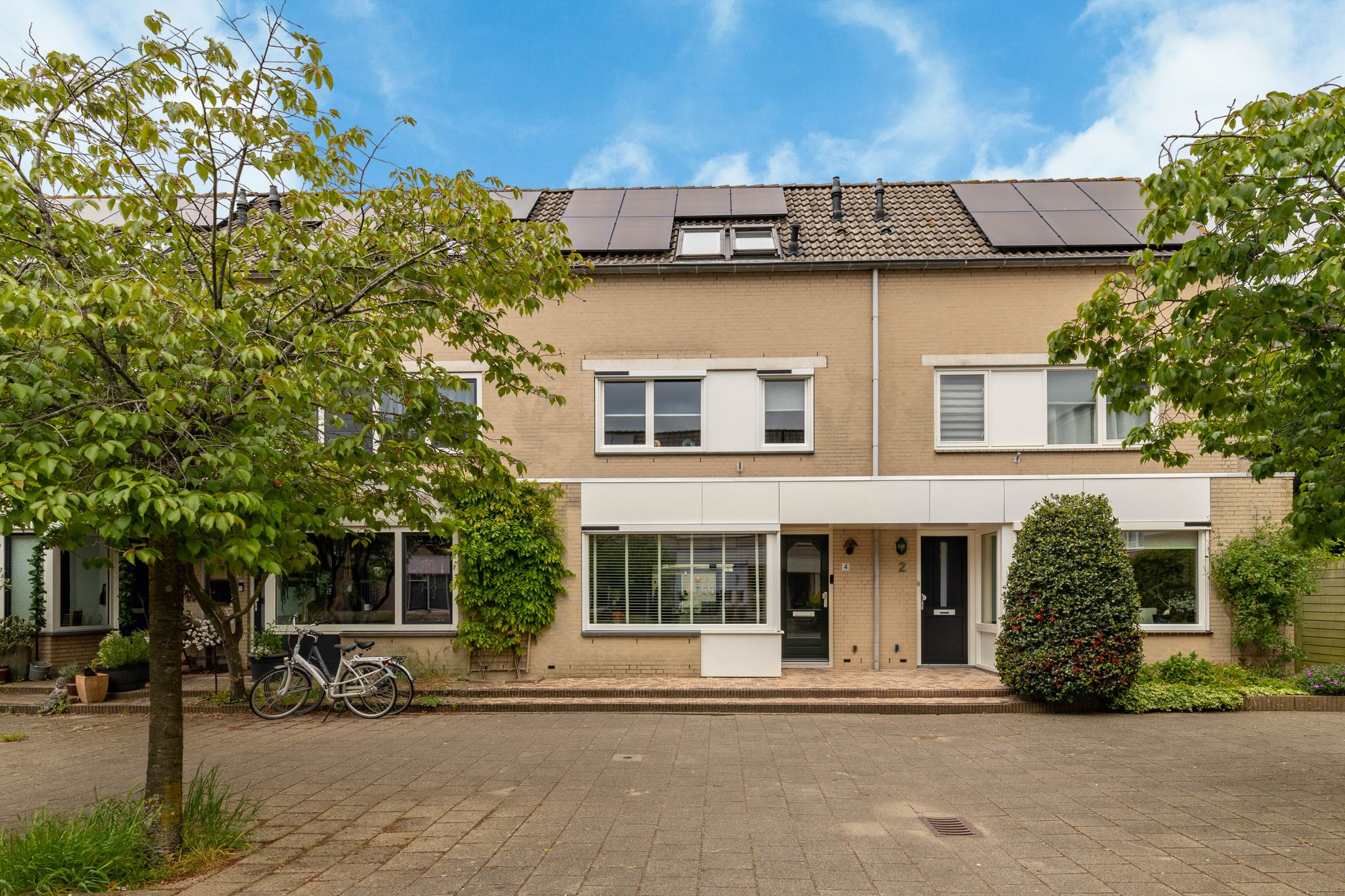 Photo 42 of Bisschop Luwunstraat 4
