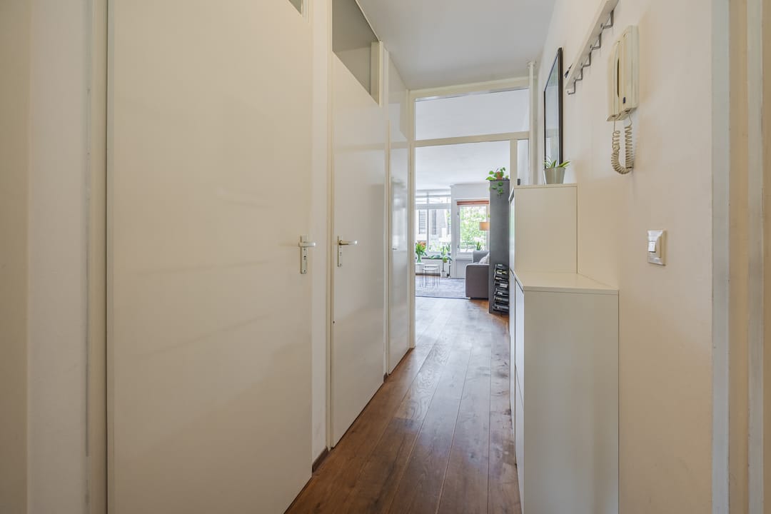 Photo 13 of Nieuwe Binnenweg 18-C