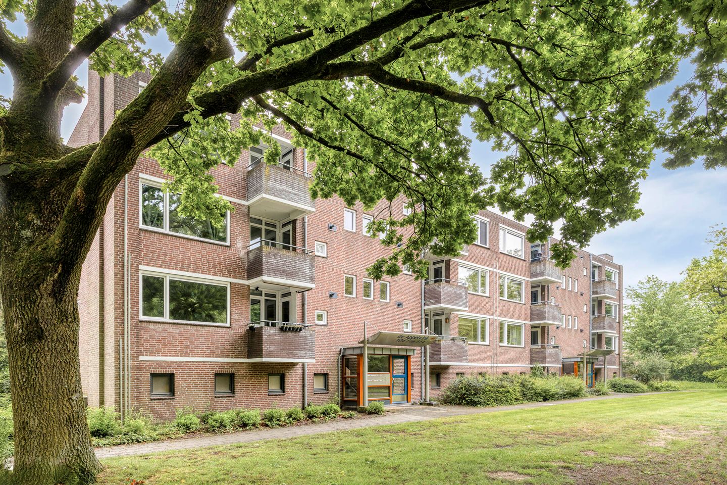 Photo 4 of Westsingel 112