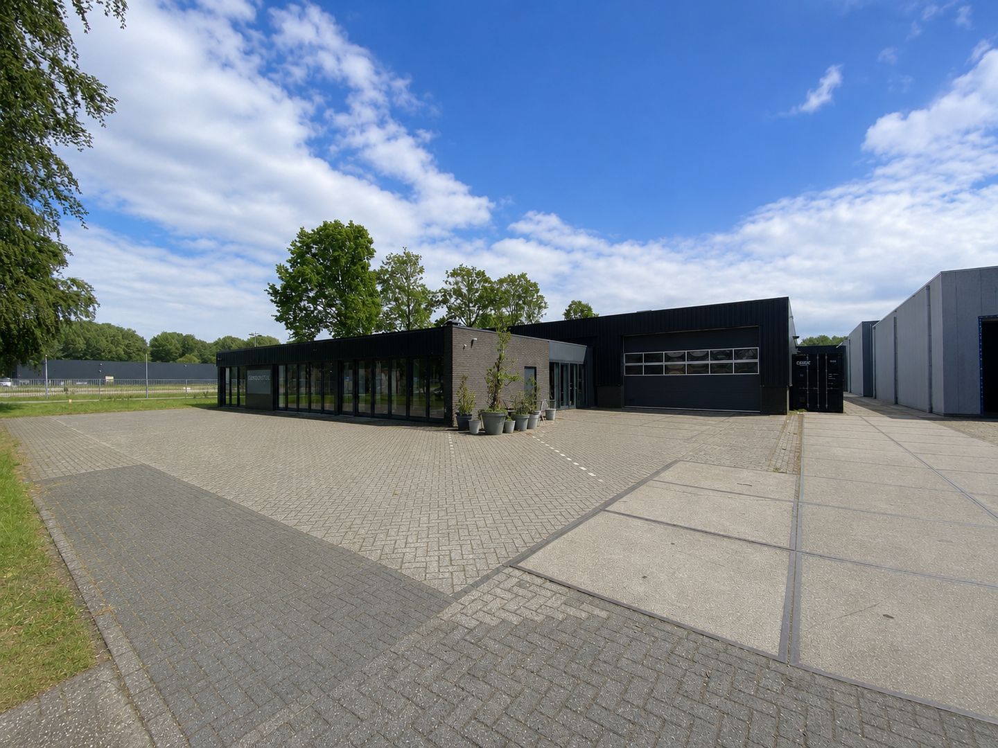 Bekijk foto 1 van Vlotbrugweg 9