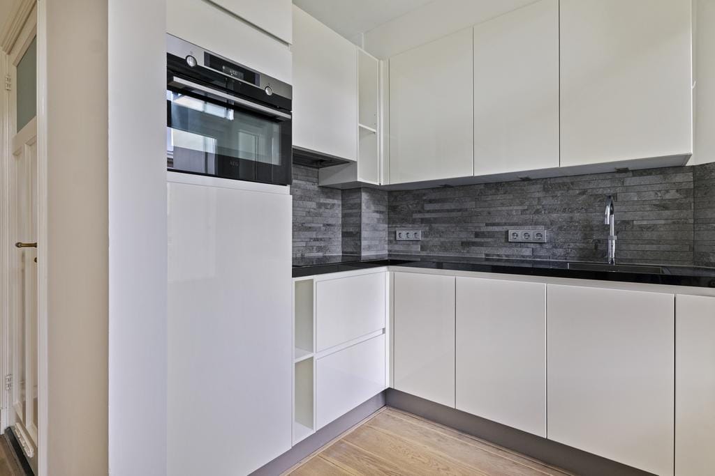 Photo 13 of Rhijnvis Feithstraat 33-1