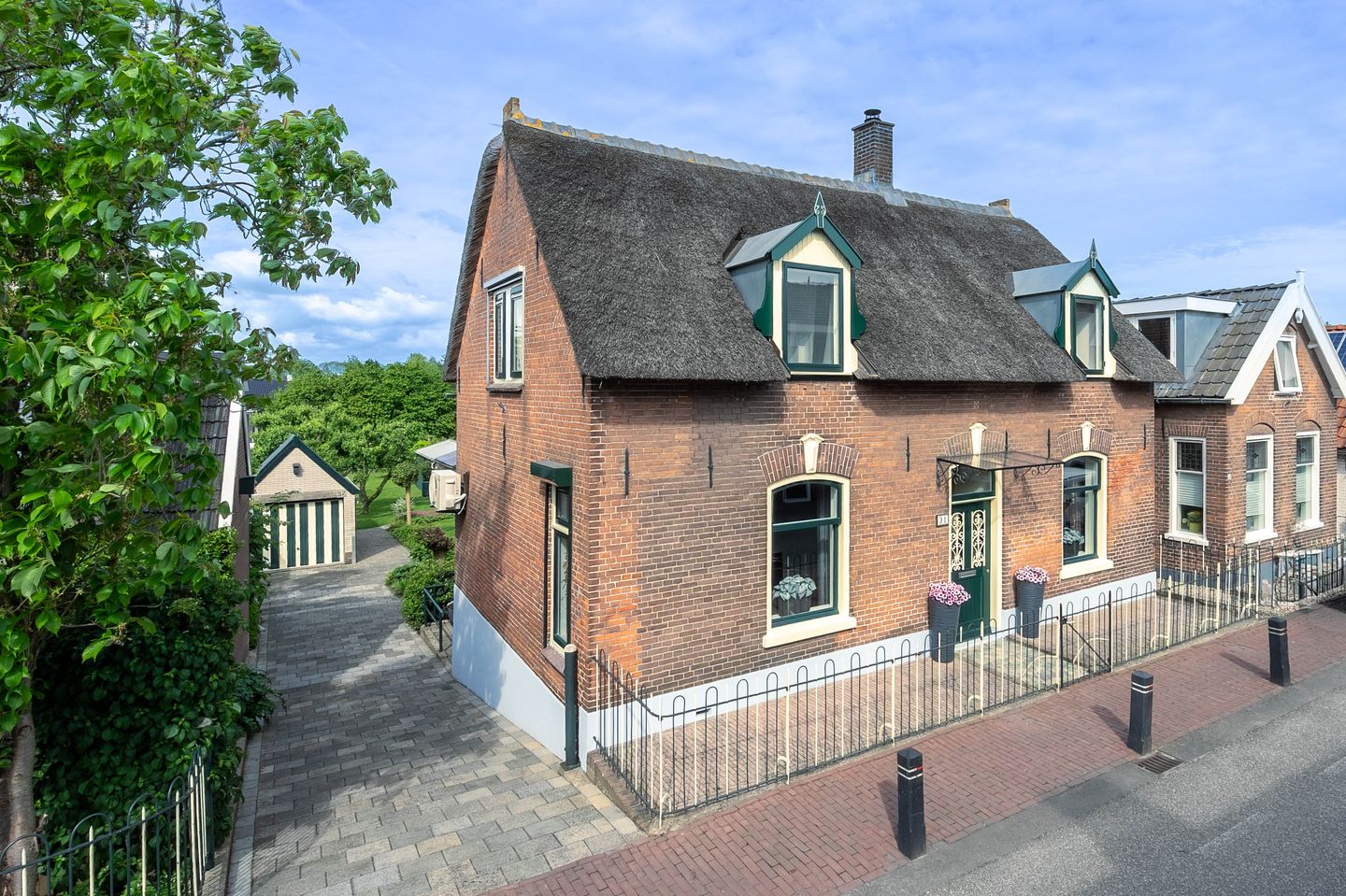 Detached home with spacious garden and garage in Meerkerk — 25