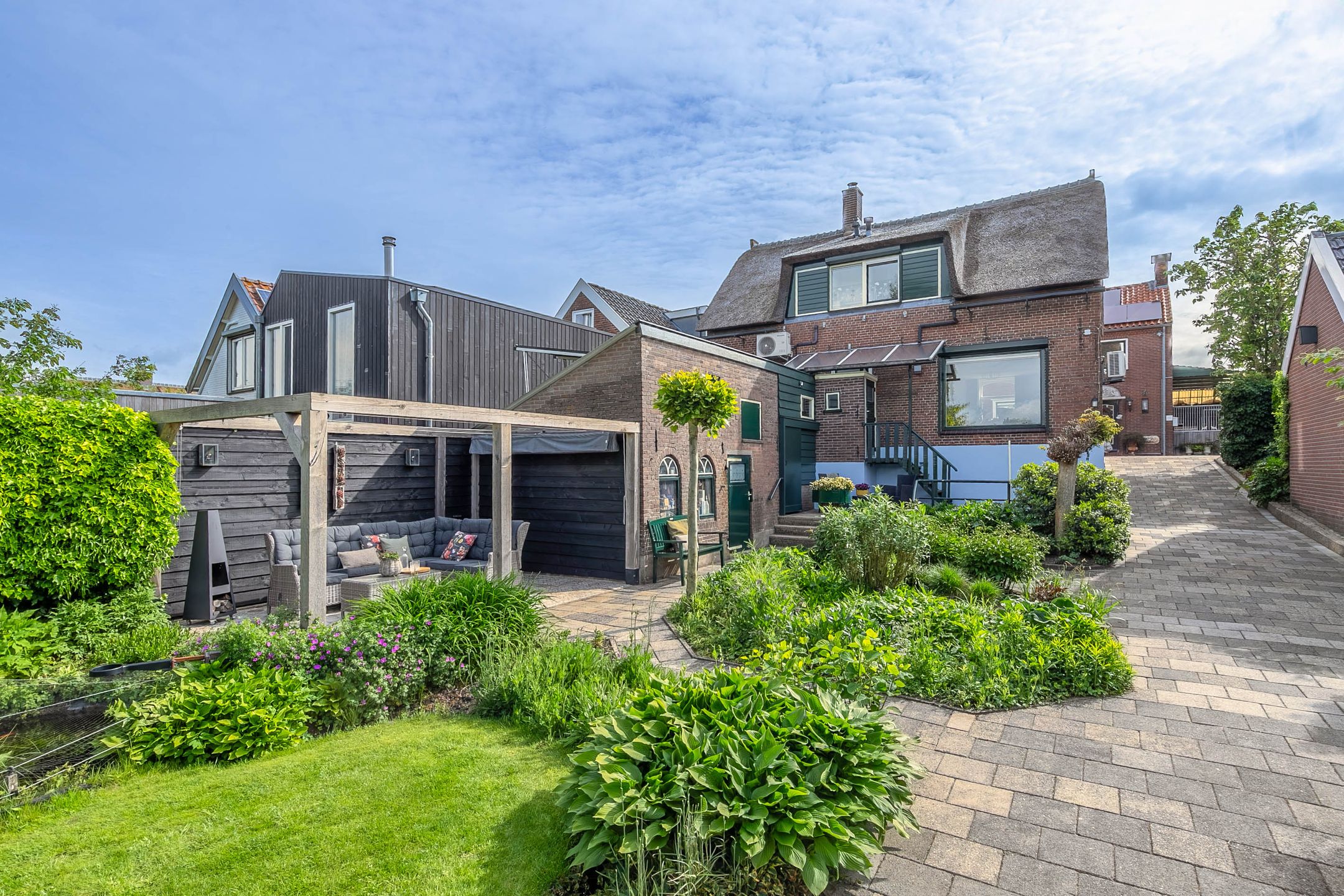 Detached home with spacious garden and garage in Meerkerk — 12