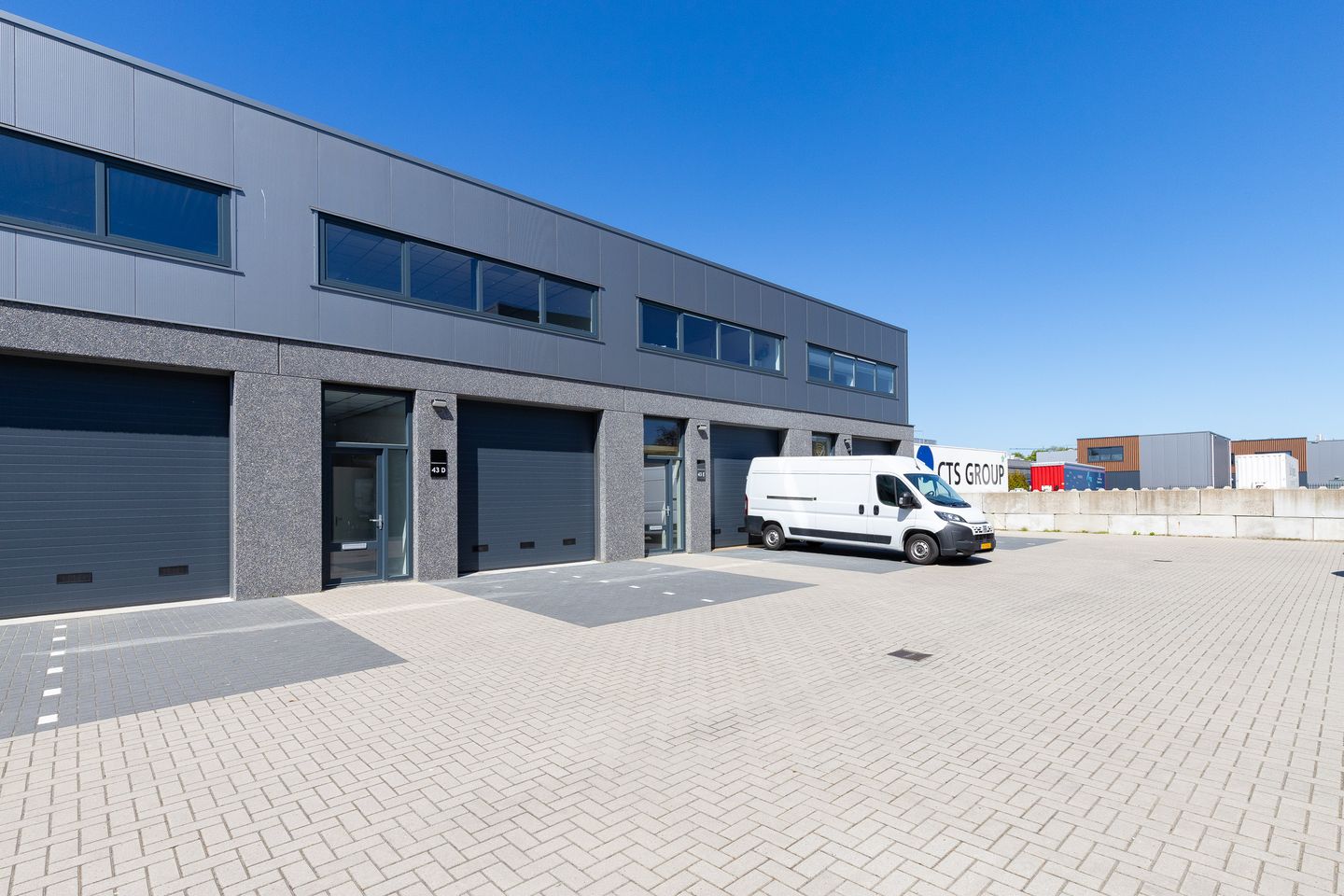 View photo 2 of Frankweg 43-D