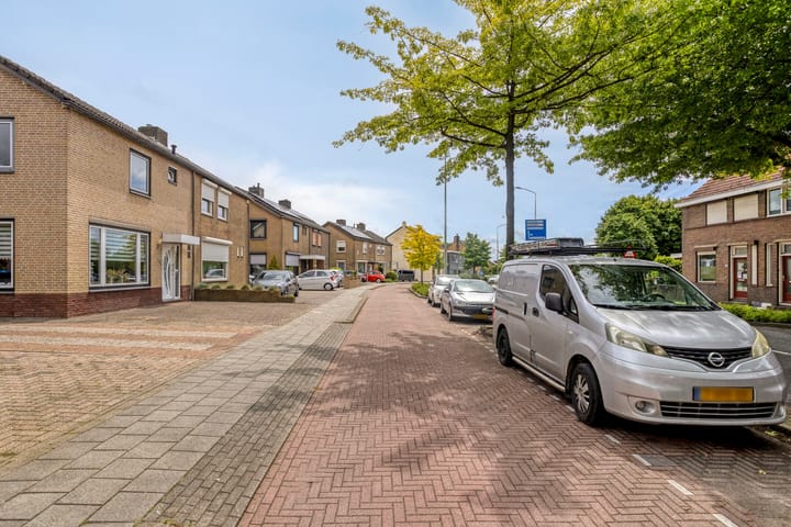 Twee-onder-één-kap te koop: Heerenweg 260, Heerlen