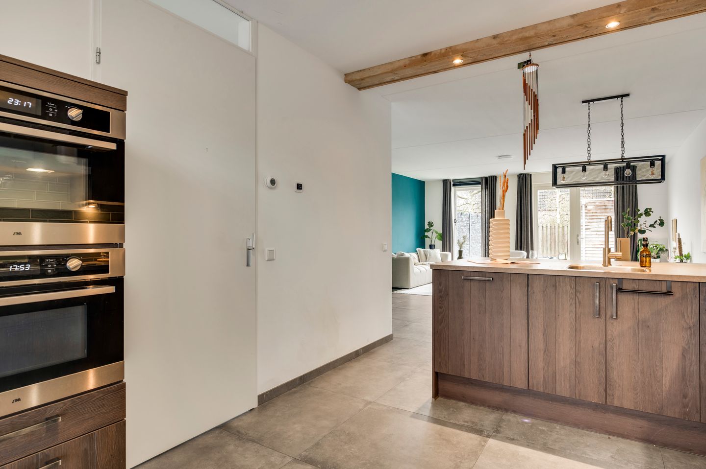 Photo 19 of Sutjensstraat 2-B