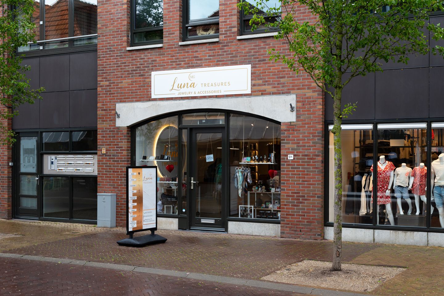 View photo 1 of Waterstraat 9-A