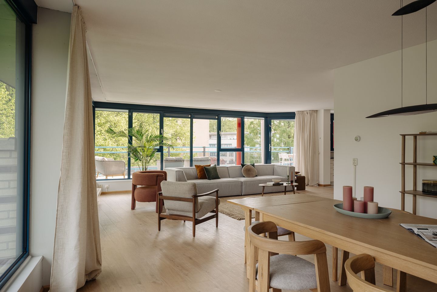 Photo 10 of Hertzstraat 38