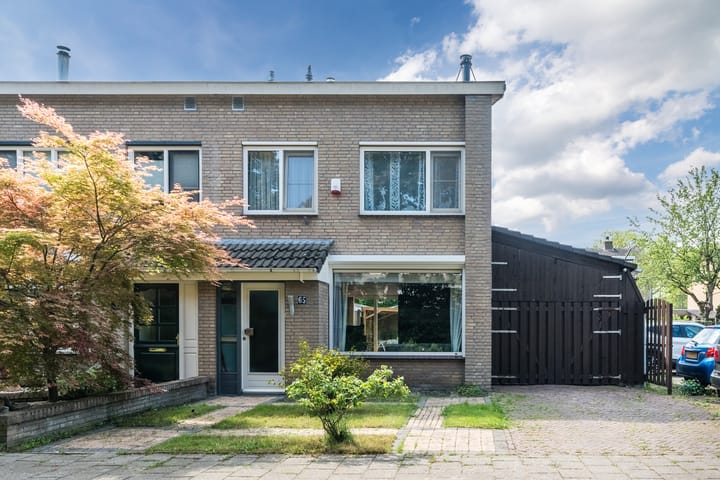 Hoekwoning te koop: Maasstraat 65, Veghel