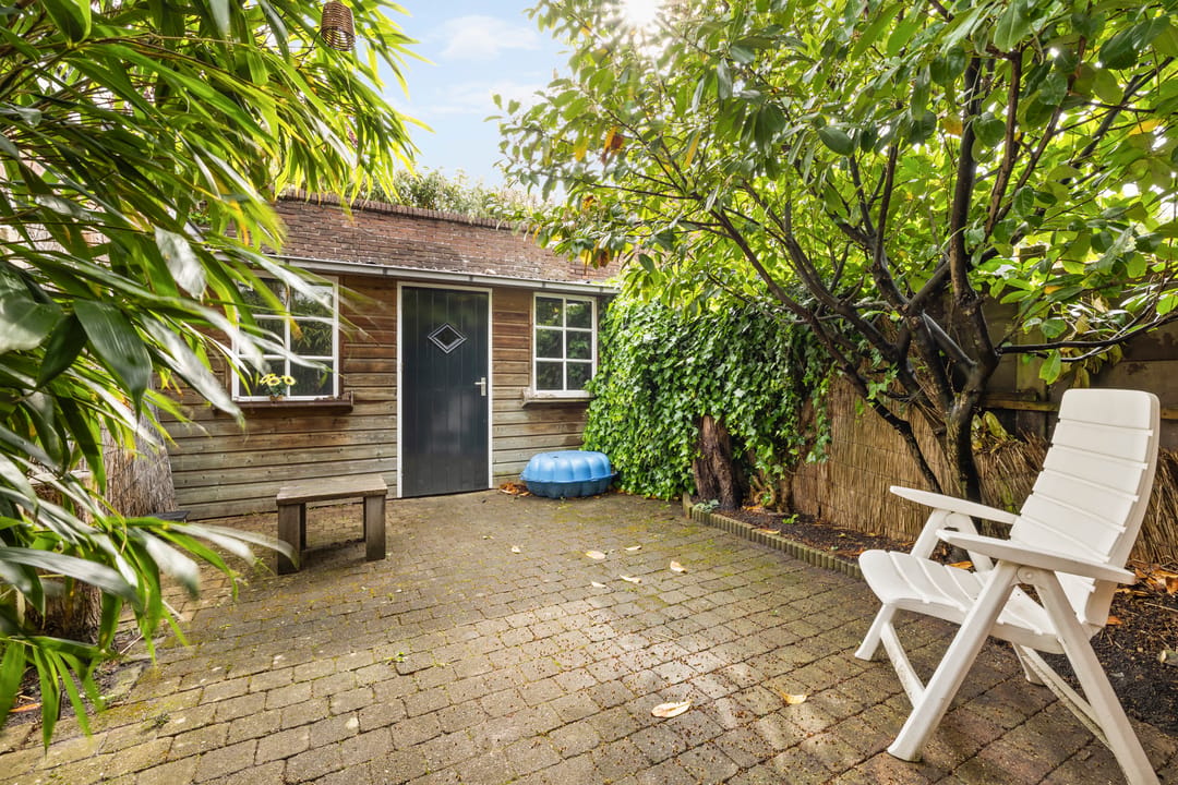 Characteristic Ground Floor Apartment with Deep Private Garden in Hilversum South — 11