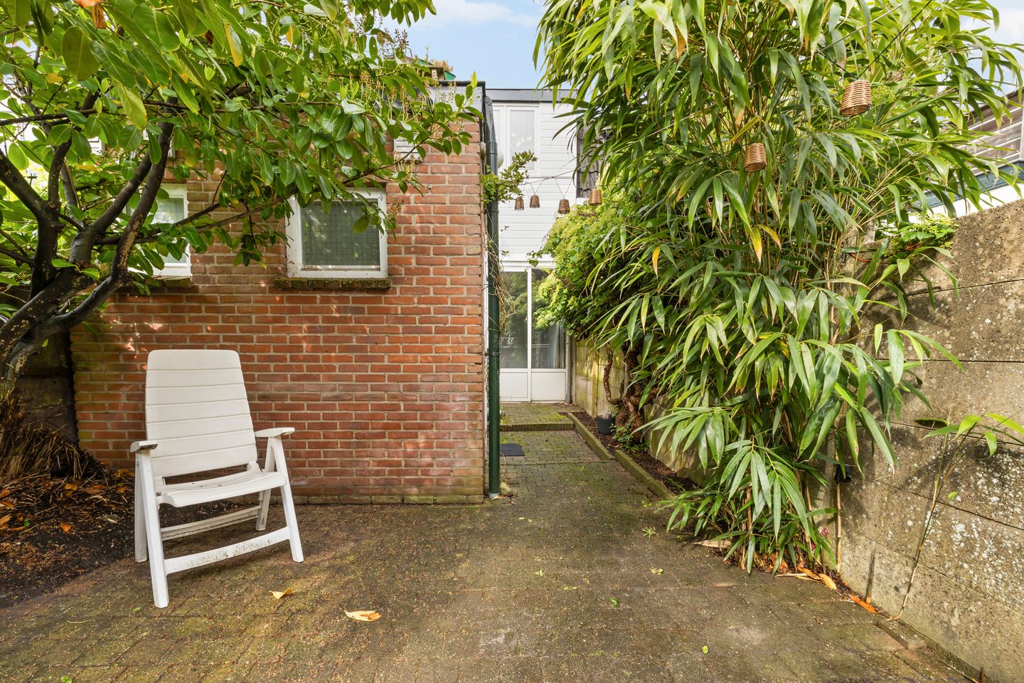 Characteristic Ground Floor Apartment with Deep Private Garden in Hilversum South — 14