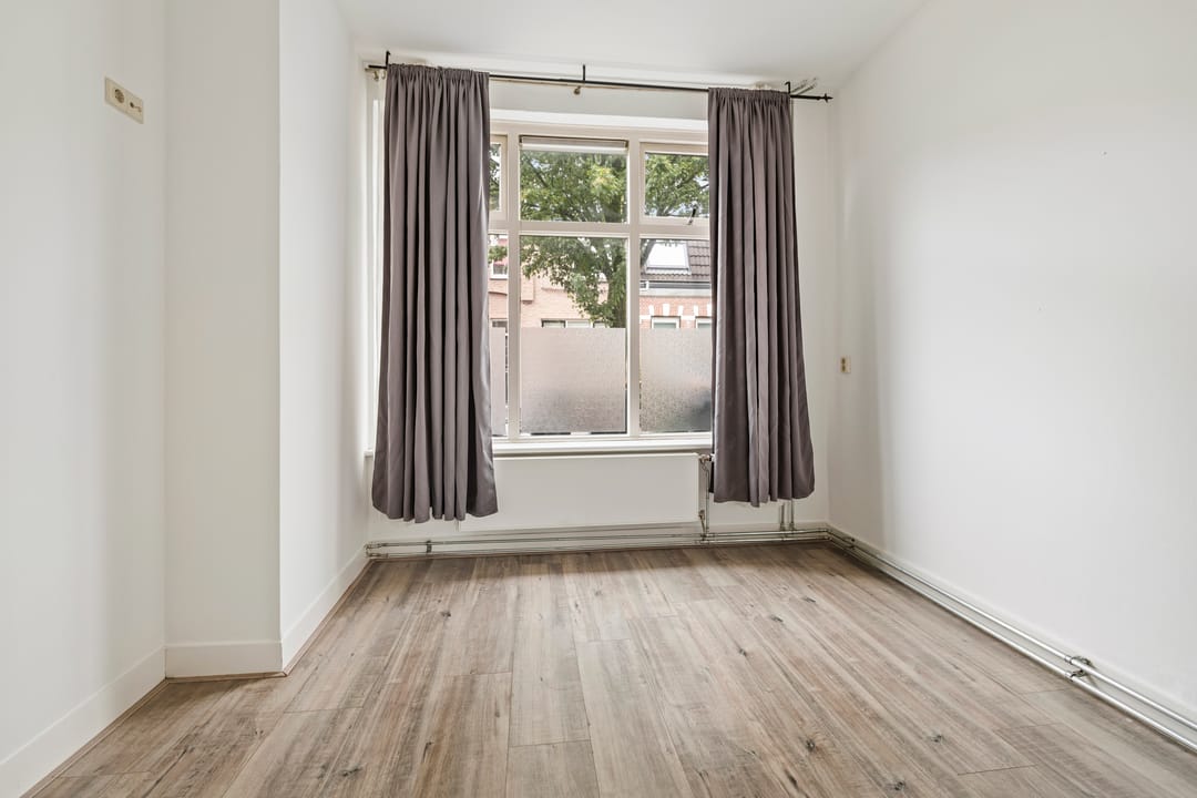 Characteristic Ground Floor Apartment with Deep Private Garden in Hilversum South — 8