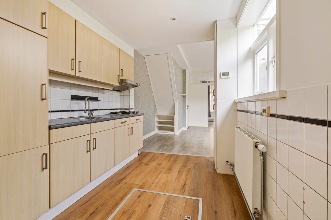 Characteristic Ground Floor Apartment with Deep Private Garden in Hilversum South — 7