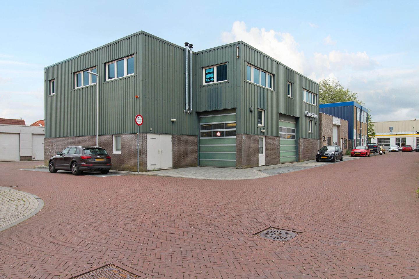 View photo 1 of Nijverheidswerf 38