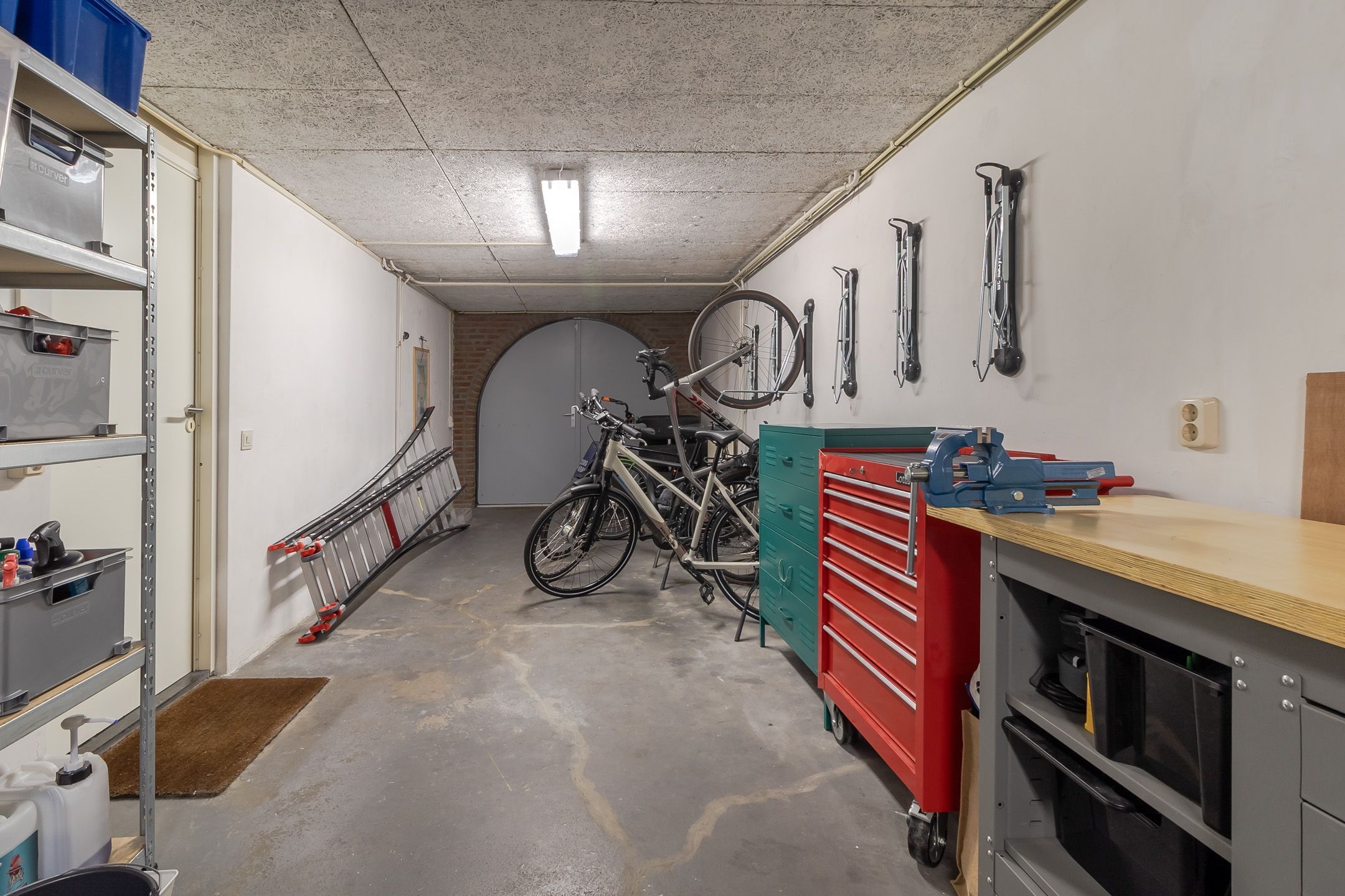 Photo 21 of Hussenbergstraat 10-A