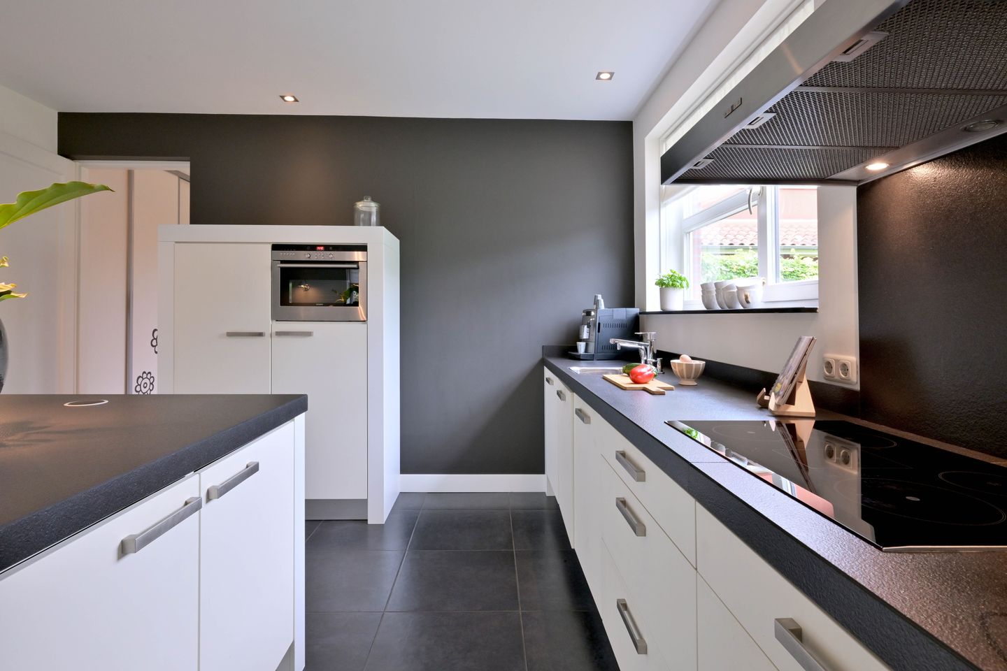 Photo 10 of Alex Roosdorpstraat 36