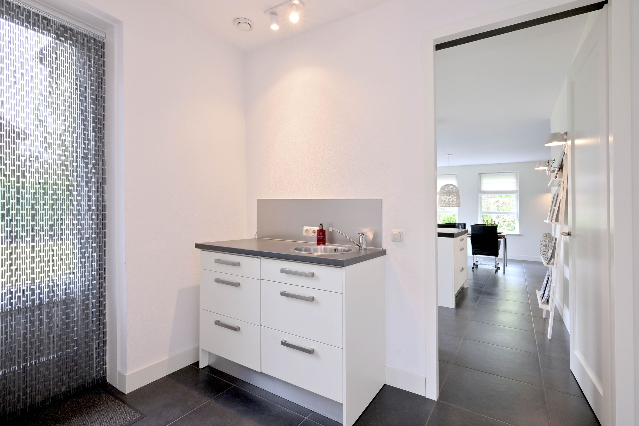 Photo 12 of Alex Roosdorpstraat 36