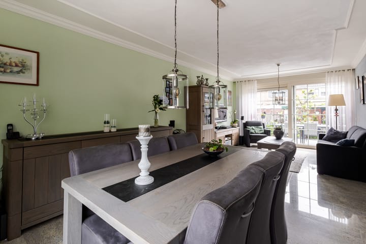 Photo 4 of Merelstraat 9