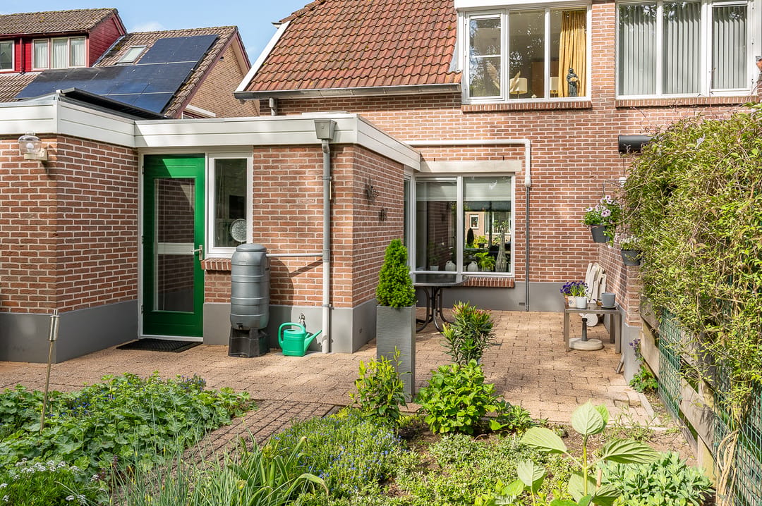 Modernized semi-detached family home with garage on forest edge in Zelhem — 37