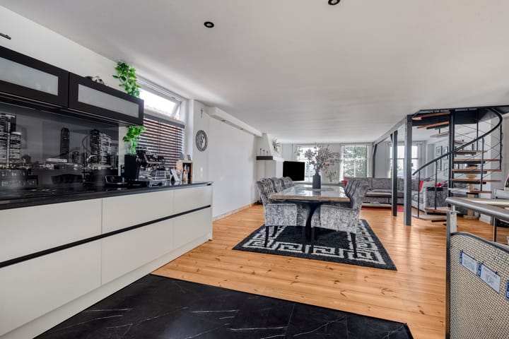 Tussenwoning te koop: Voorstraat 112, Lekkerkerk