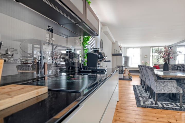 Tussenwoning te koop: Voorstraat 112, Lekkerkerk