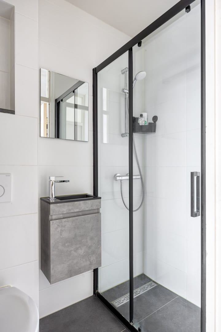 Photo 4 of Neerstraat 261