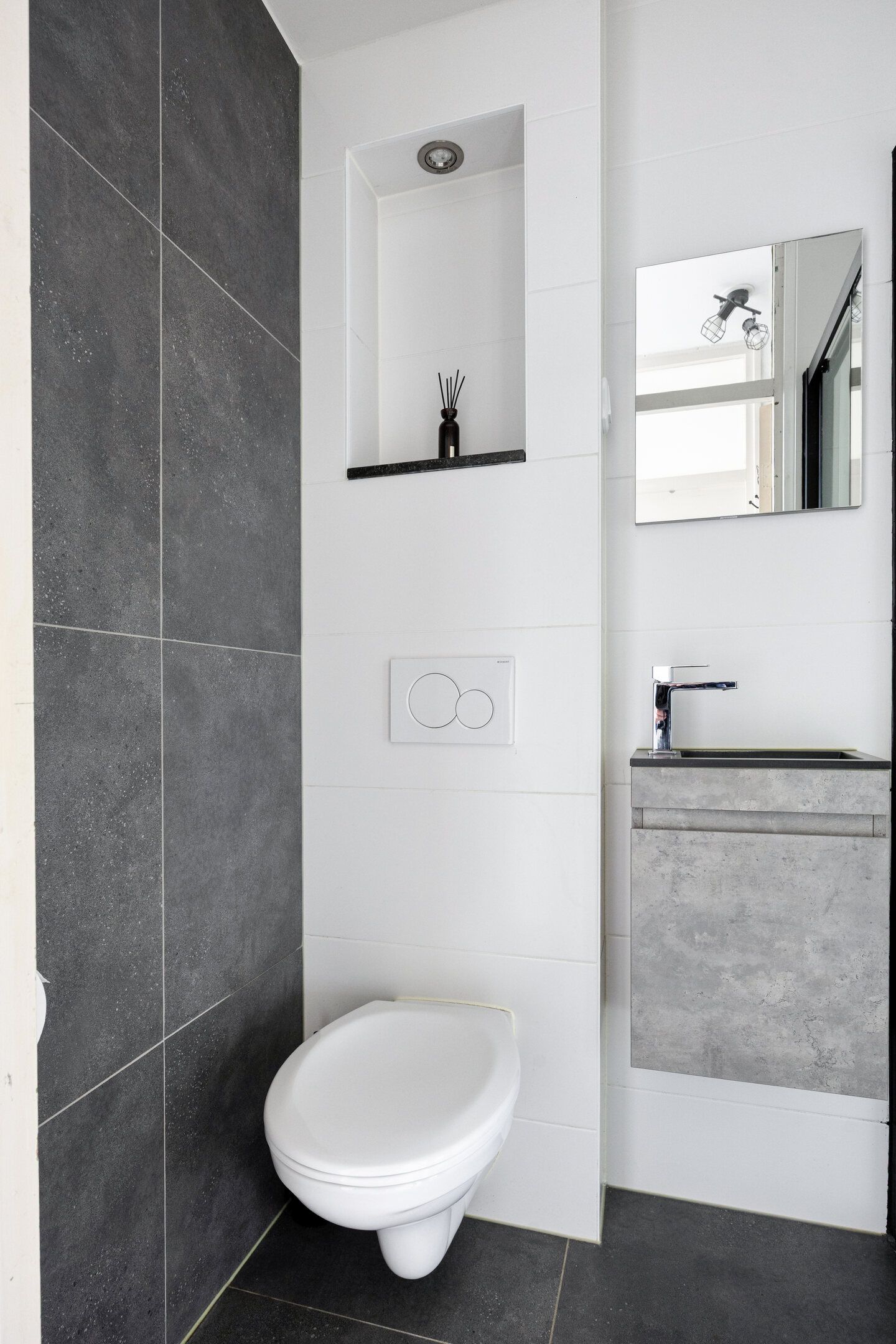 Photo 3 of Neerstraat 261