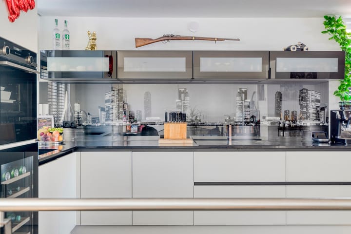 Tussenwoning te koop: Voorstraat 112, Lekkerkerk