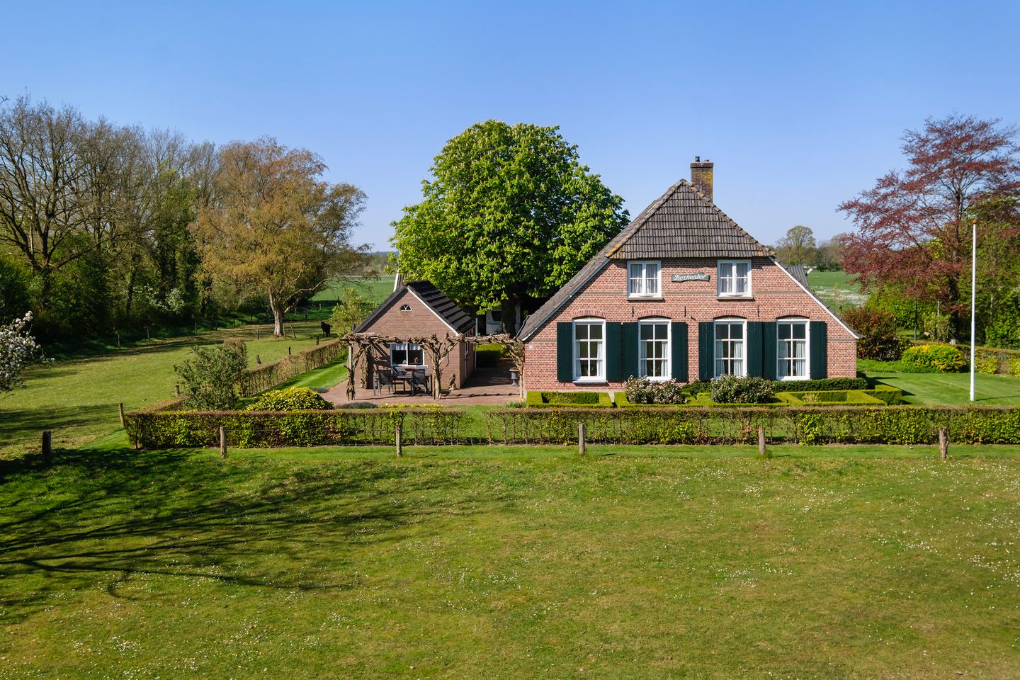 Bekijk foto 3 van Hallsedijk 13