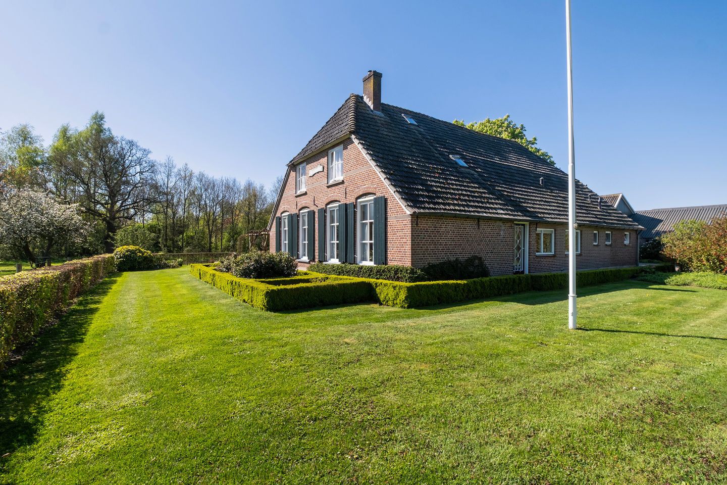 Bekijk foto 4 van Hallsedijk 13