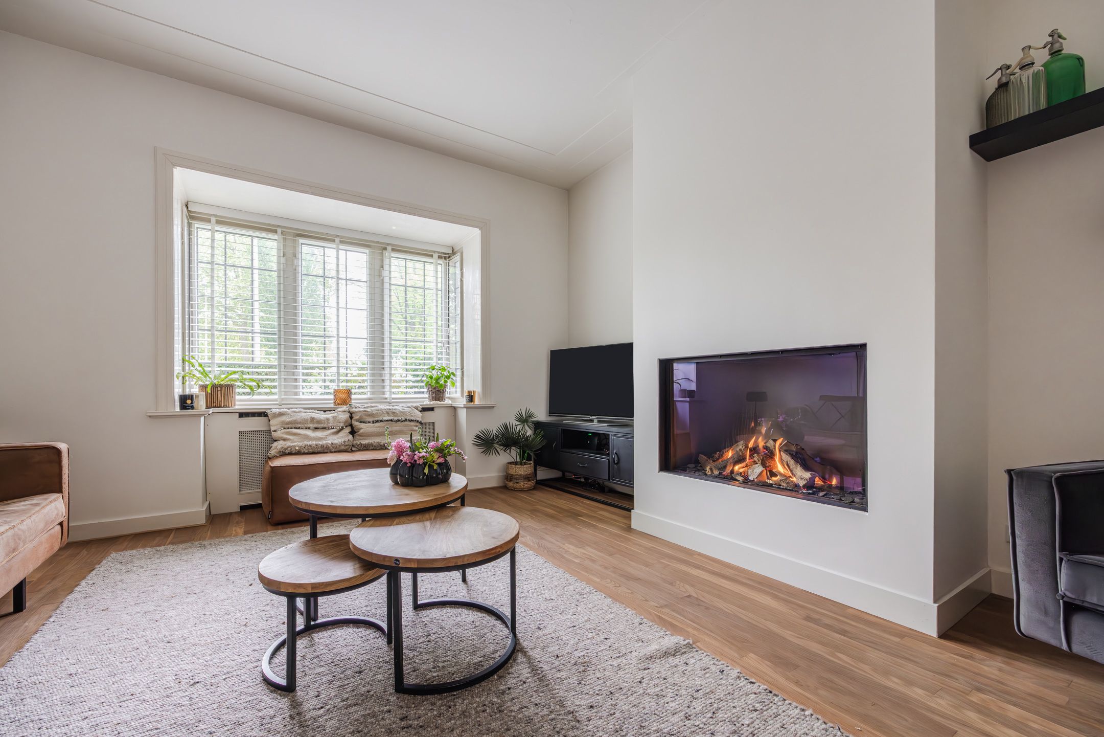 Authentic Architect-Designed Corner House in Desirable Tivoli Neighborhood — 9