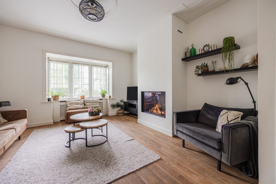 Authentic Architect-Designed Corner House in Desirable Tivoli Neighborhood — 7