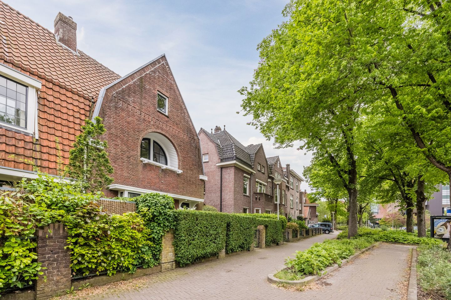 Authentic Architect-Designed Corner House in Desirable Tivoli Neighborhood — 70