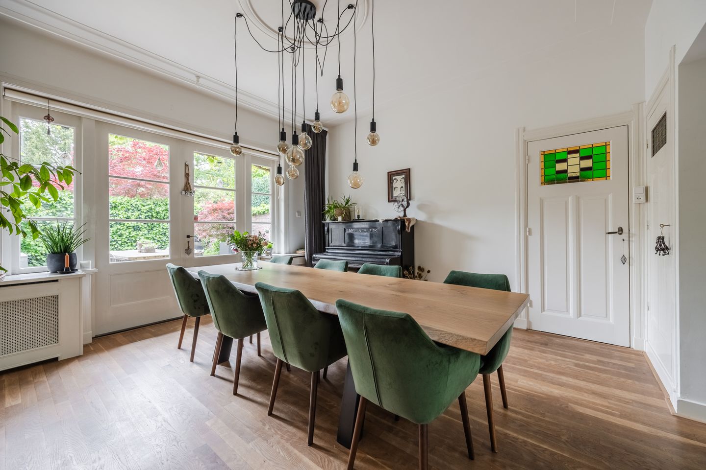 Authentic Architect-Designed Corner House in Desirable Tivoli Neighborhood — 20