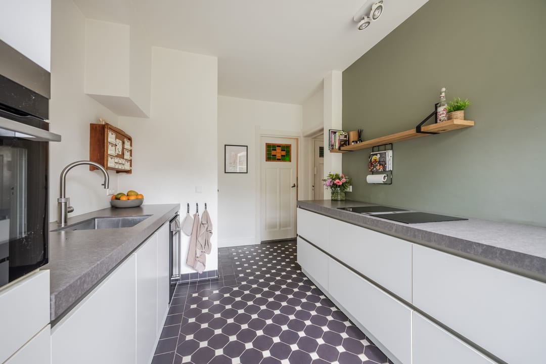 Authentic Architect-Designed Corner House in Desirable Tivoli Neighborhood — 26