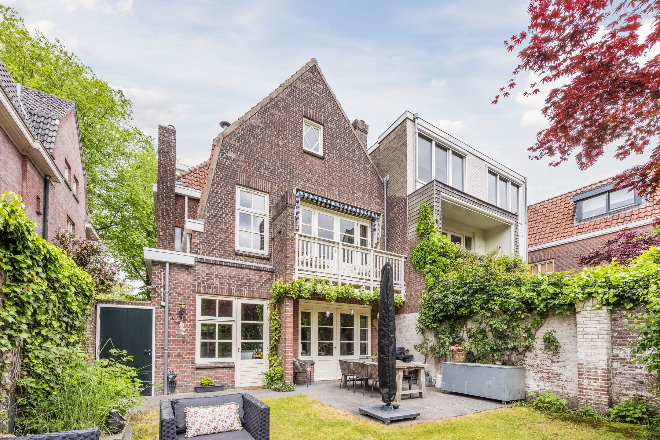 Authentic Architect-Designed Corner House in Desirable Tivoli Neighborhood — 63